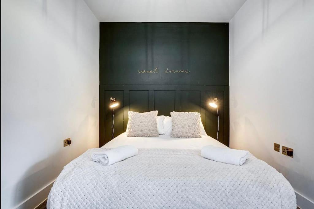 Giant Savings On Long Stays B1 Living, Enquire Now バーミンガム エクステリア 写真